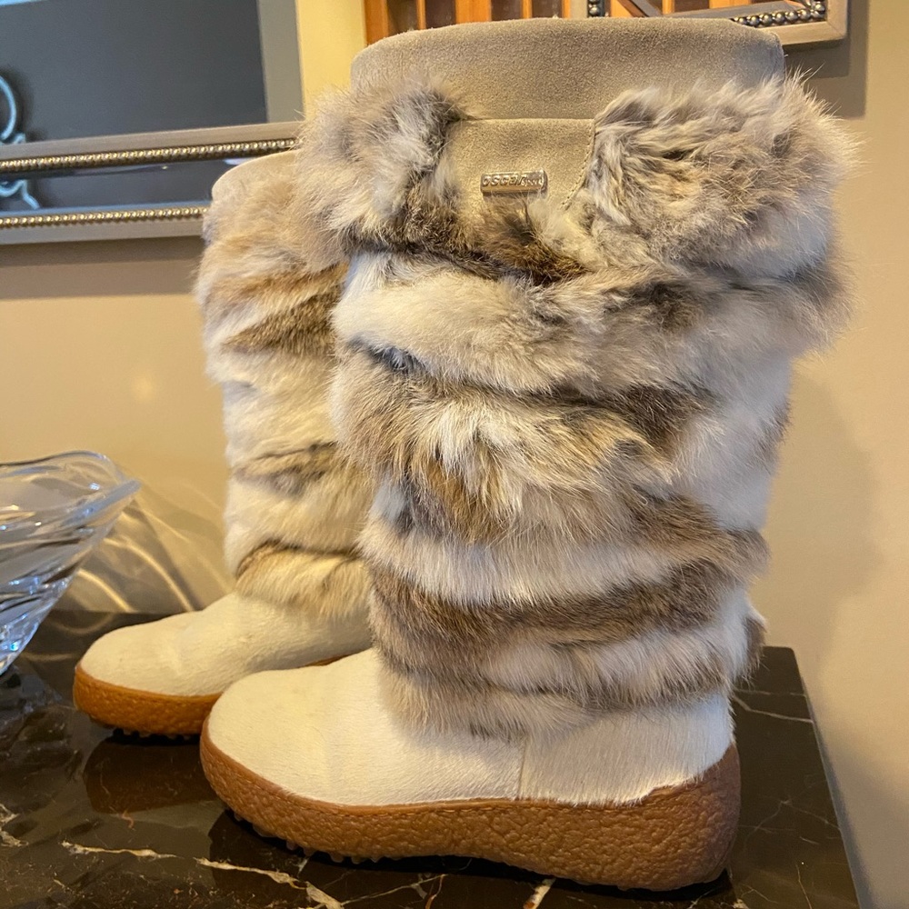 Oscar Norma Rabbit Fur Apres Snow Boots in Natural